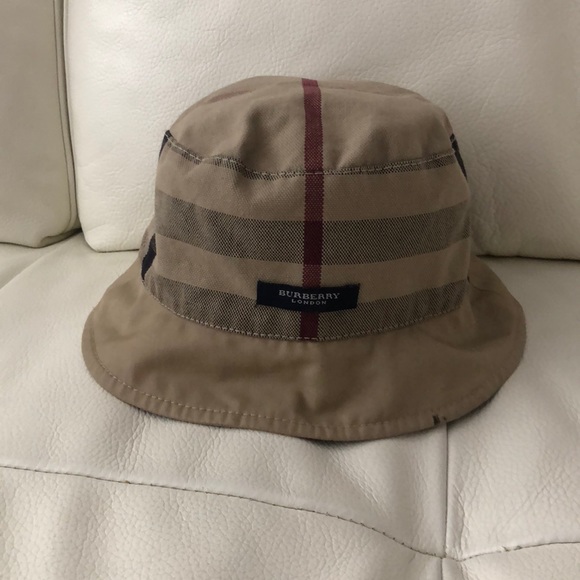 Authentic Burberry bucket hat - Picture 1 of 2